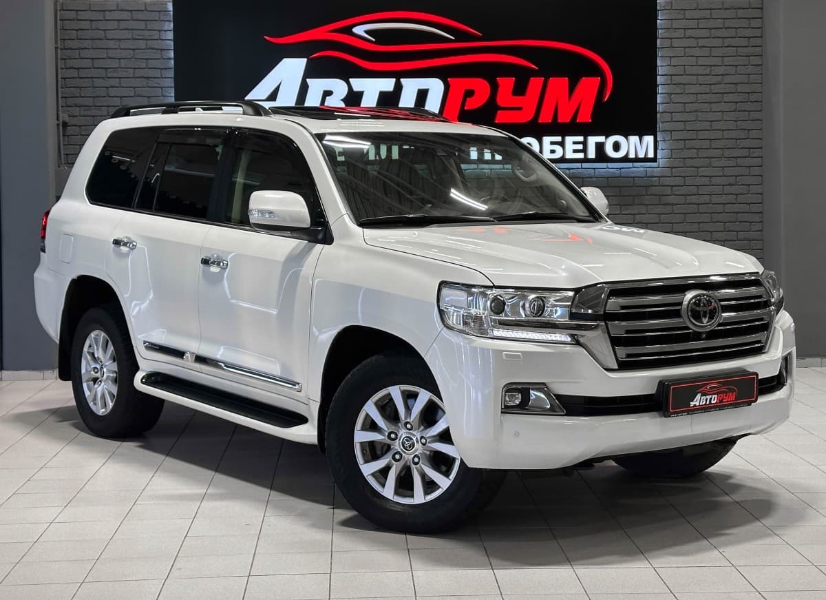 Toyota Land Cruiser 200 - 1
